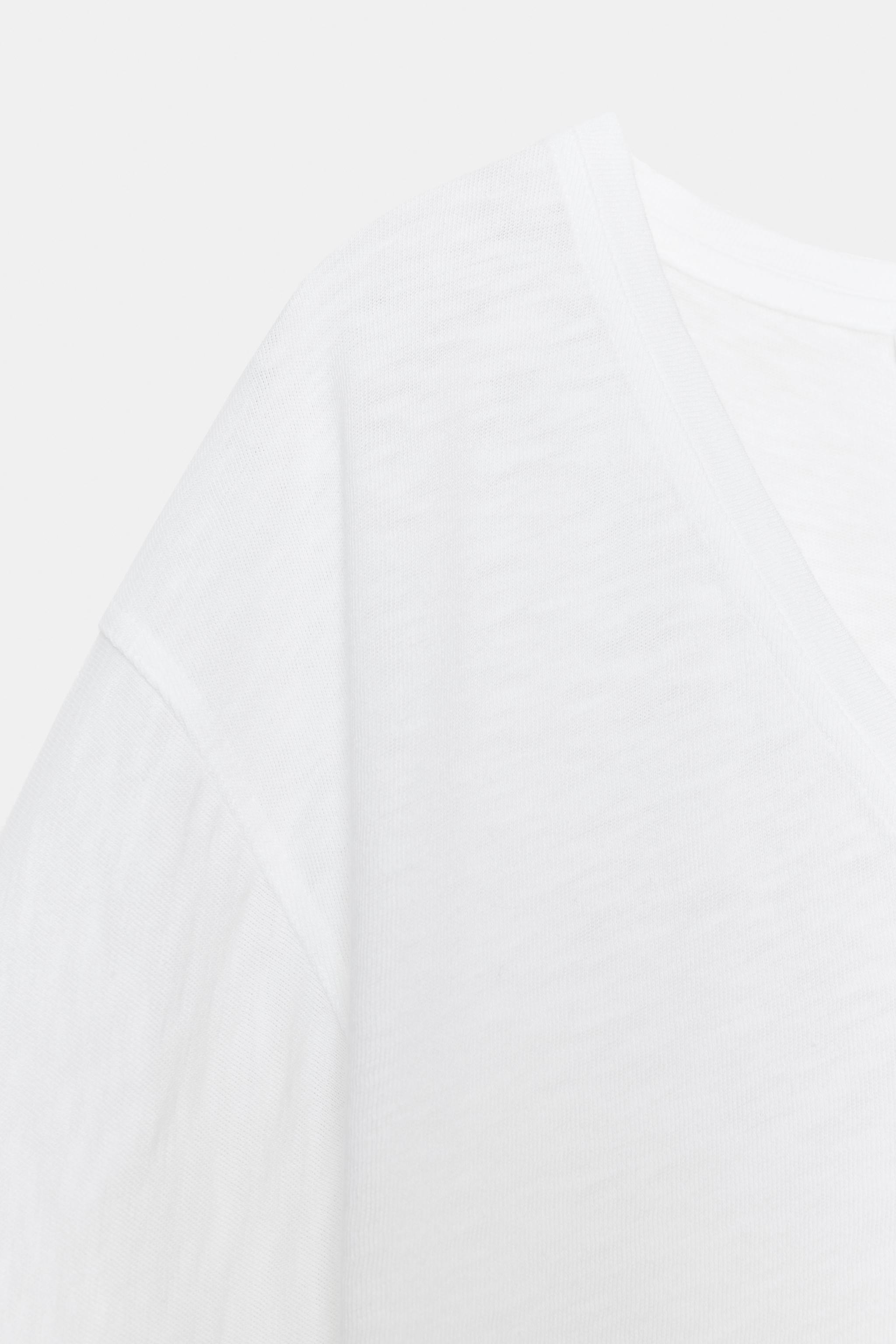 T-SHIRT COL EN V